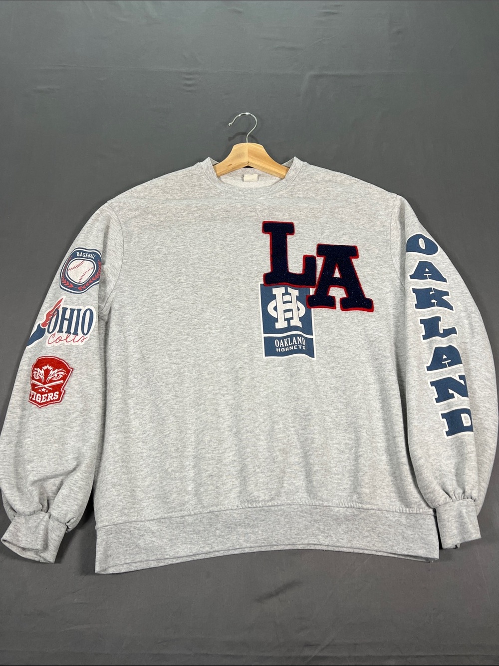 Urban Outfitters Gray LA & Oakland Crewneck Sweatshirt